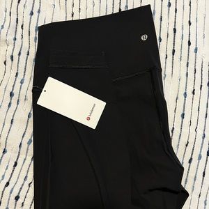 Black Lululemon wunder under